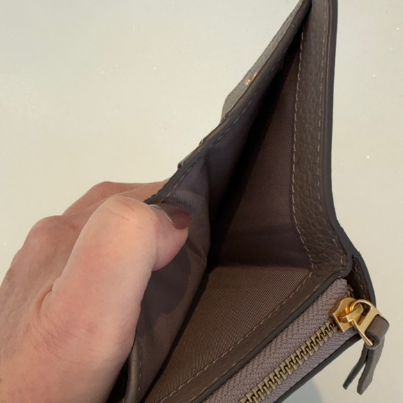 Tory Burch Mocha Beige Brown Leather Zip Wallet - Picture 6 of 11